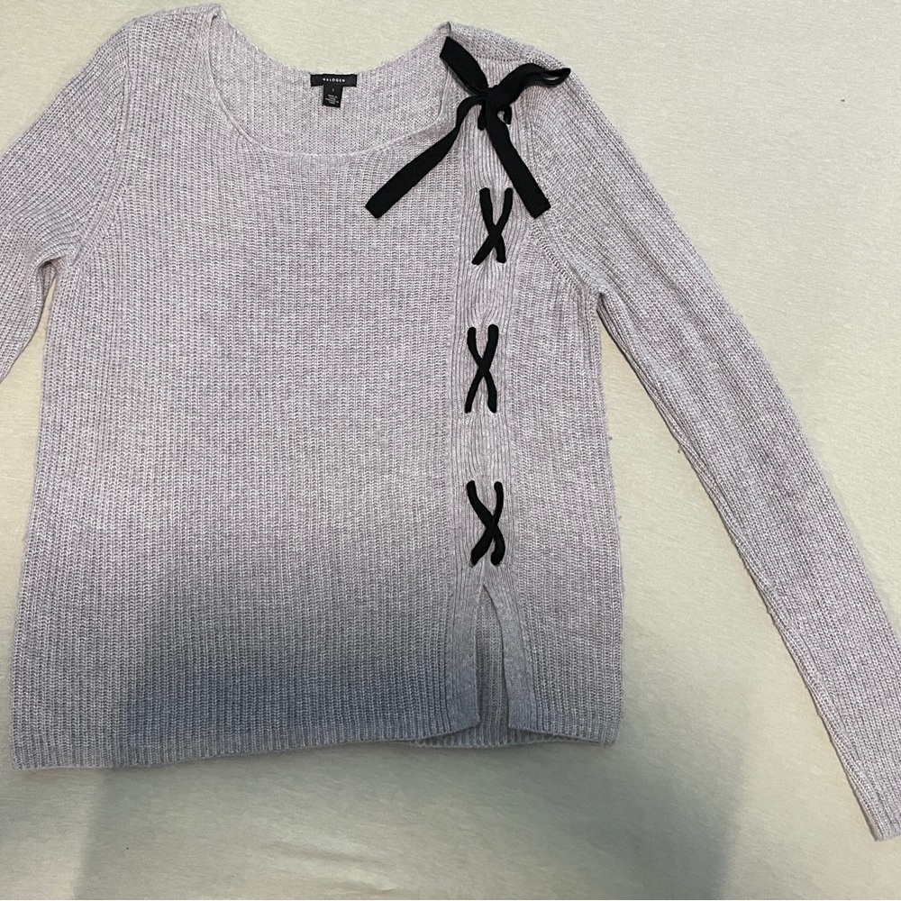 NWOT HALOGEN Lace up soft feminine SWEATER (washed once) Nordstrom bow